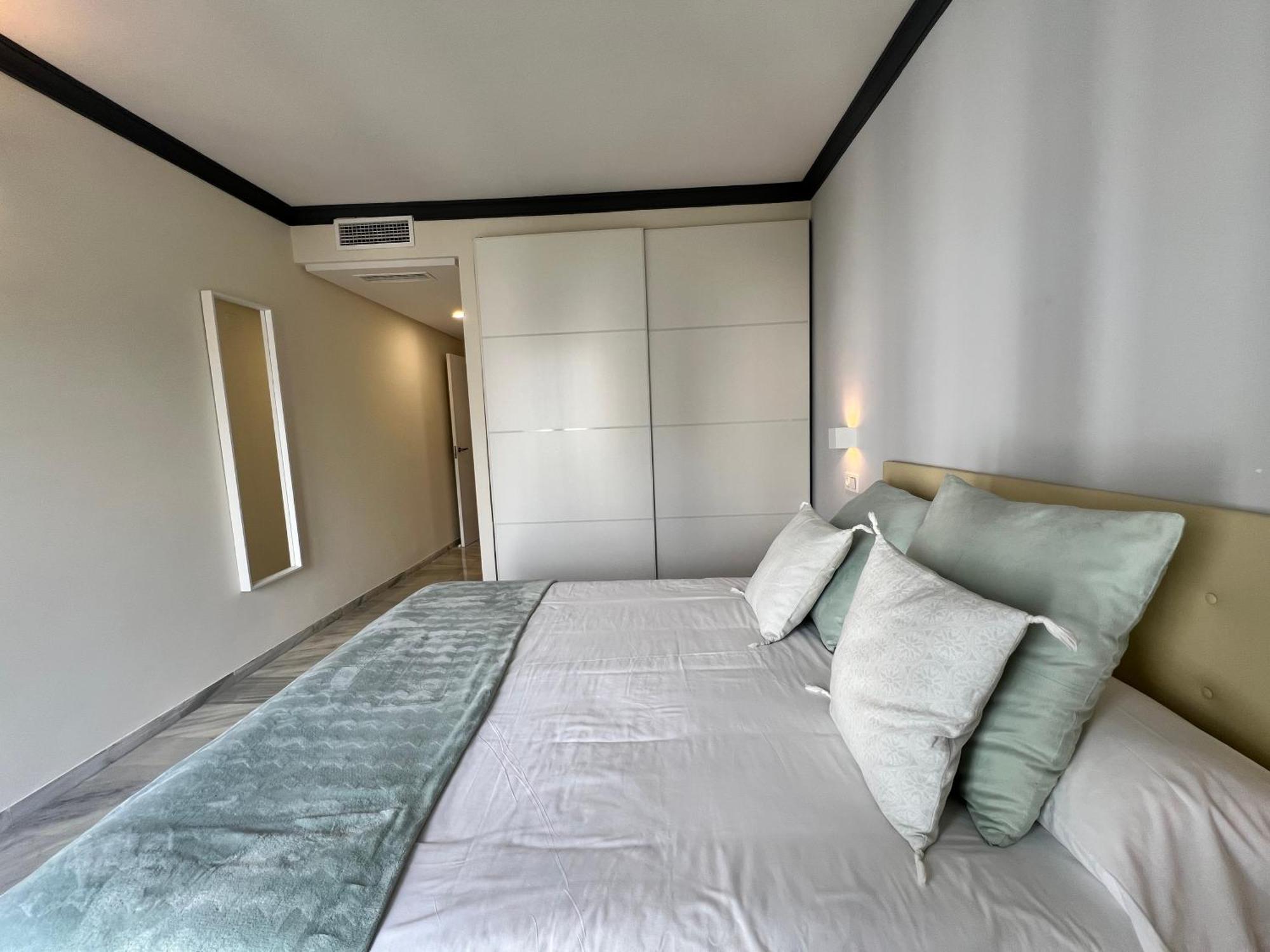 Jardines Del Puerto For Up To 6, Totally Refurbished 2025, Gardens, Pools, Garage, Wifi Marbella